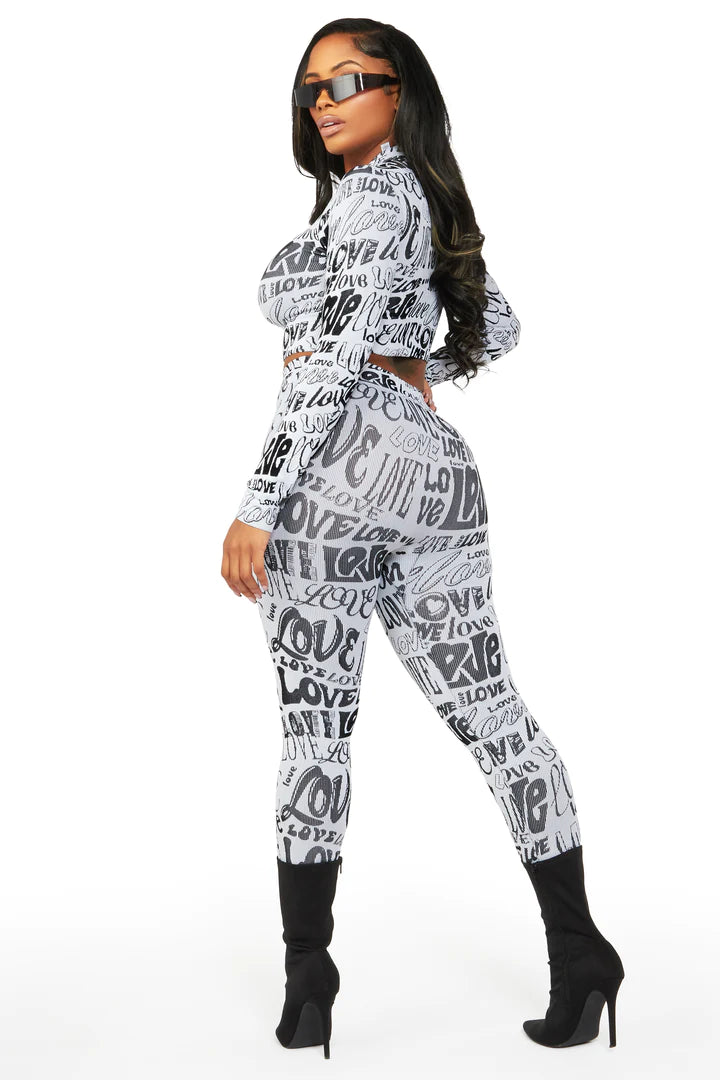 Read All Over White/Black Active Set